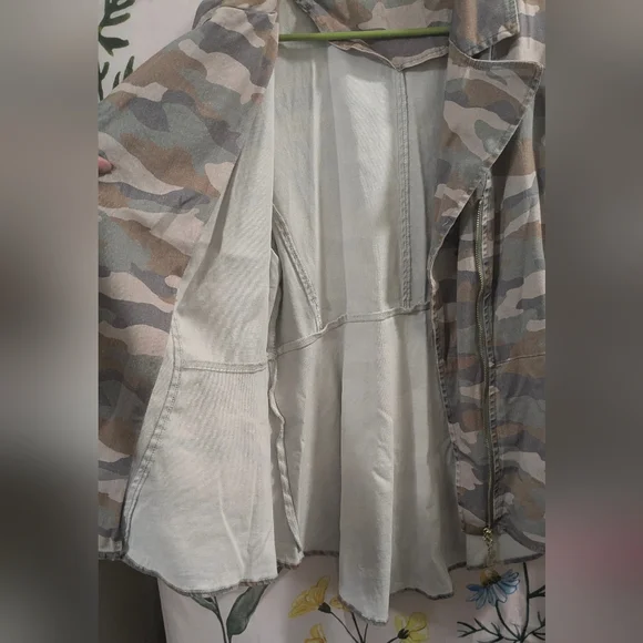 NWOT Venus Camo Jacket - Picture 7 of 9